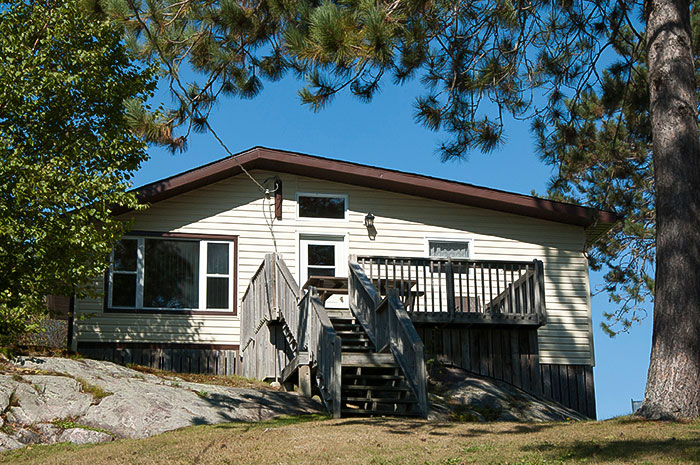 Cottage 3 - Two Bedrooms - Sleeps 4 people - Moonlight Bay Cottages, French River, Ontario