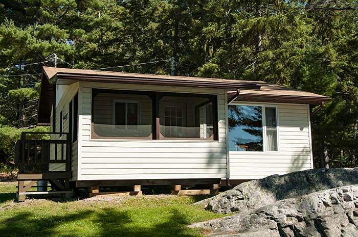 Cottage 9 - Two Bedrooms - Sleeps 4 people - Moonlight Bay Cottages - Fishing - Family - Fun, Northern Ontario